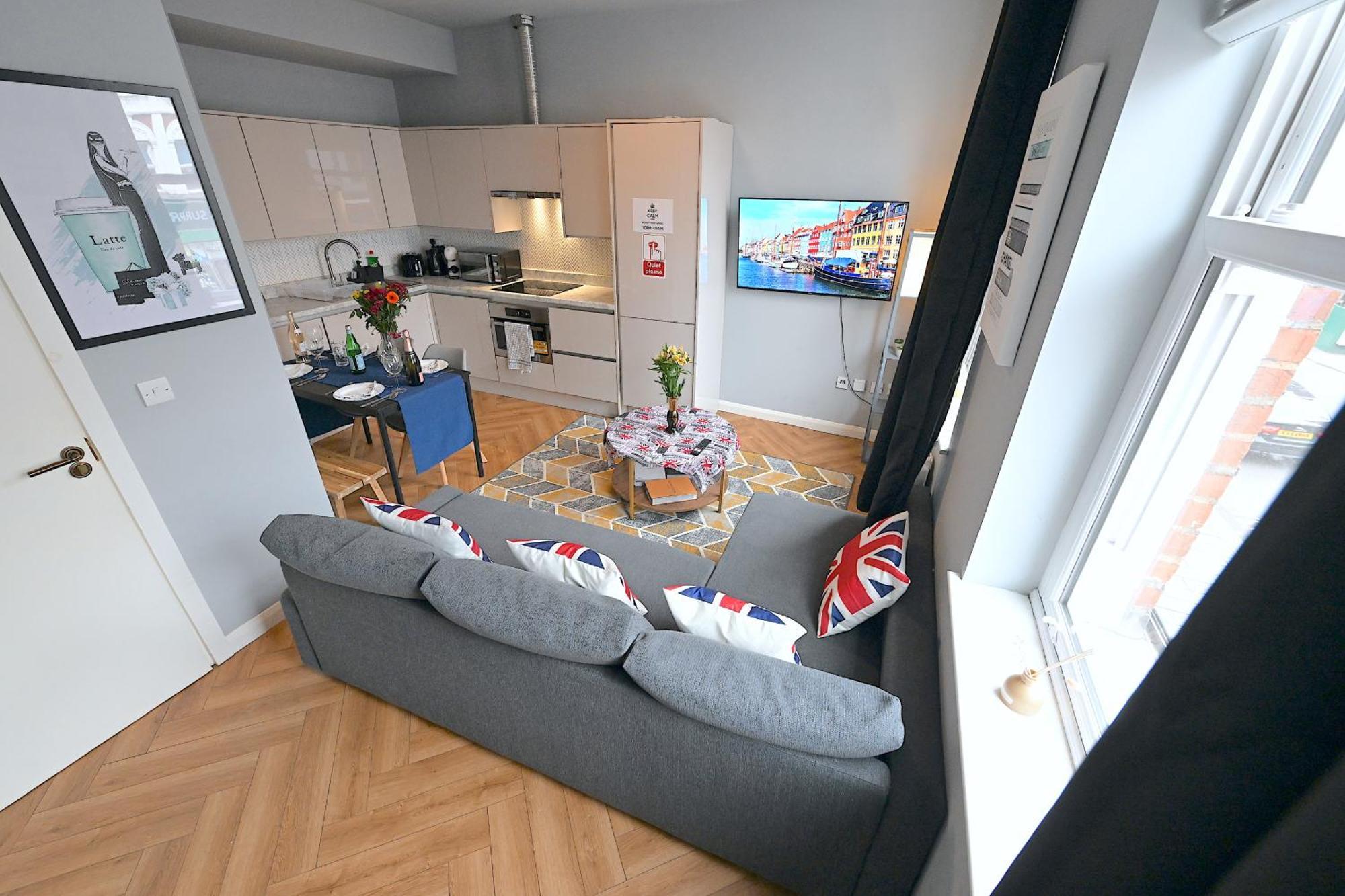 1 Bedroom Flat In Wood Green Piccadilly Line London Exterior foto